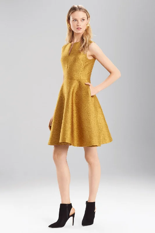 Women's sexy bodycon dresses with a thigh - high slitPebble Jacquard Fit And Flare Dress Women's sexy bodycon dresses with a thigh - high slitPebble Jacquard Fit And Flare Dress
