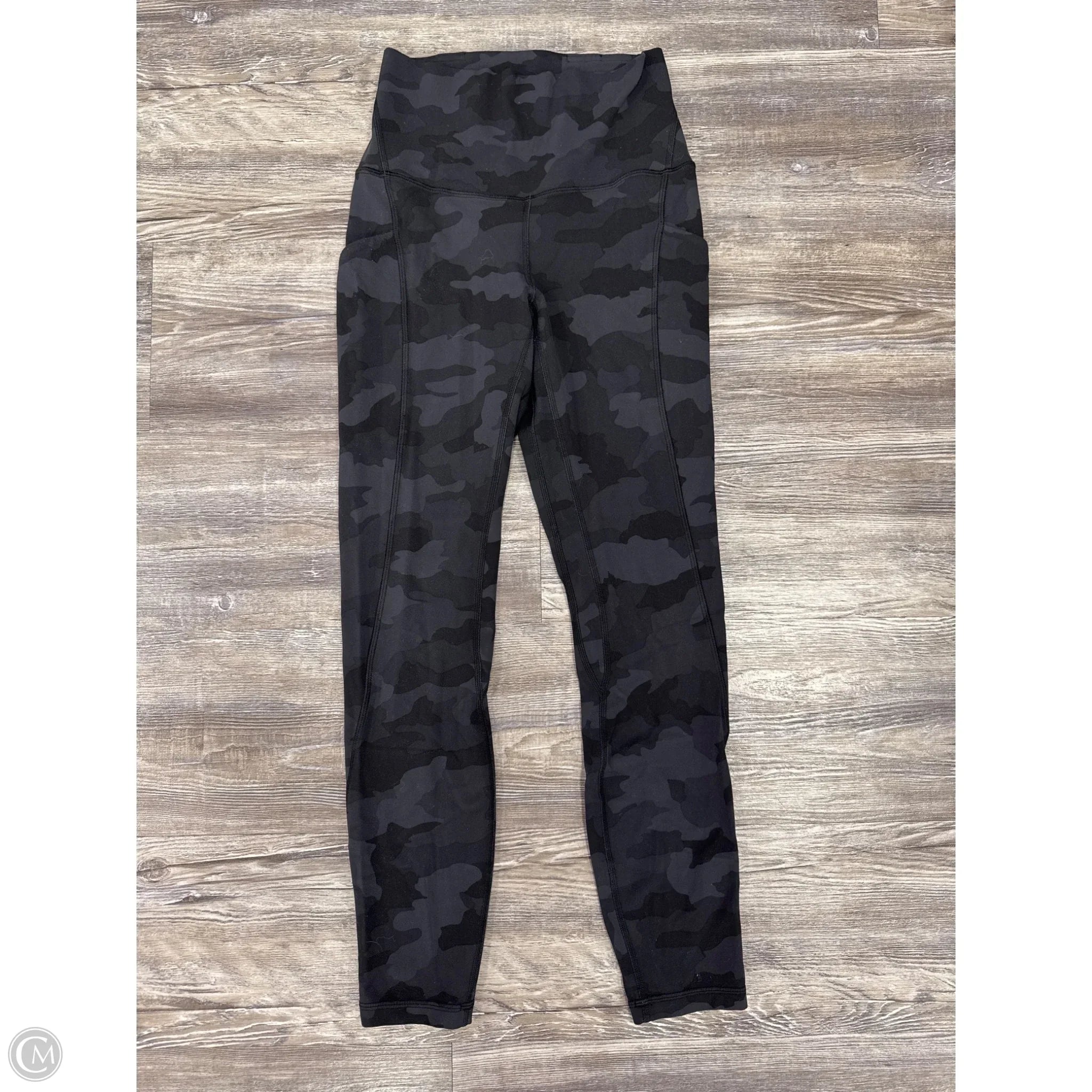 Women's size - M tight trousers Athletic Leggings By Lululemon In Camouflage Print, Size: 4 Women's size - M tight trousers Athletic Leggings By Lululemon In Camouflage Print, Size: 4