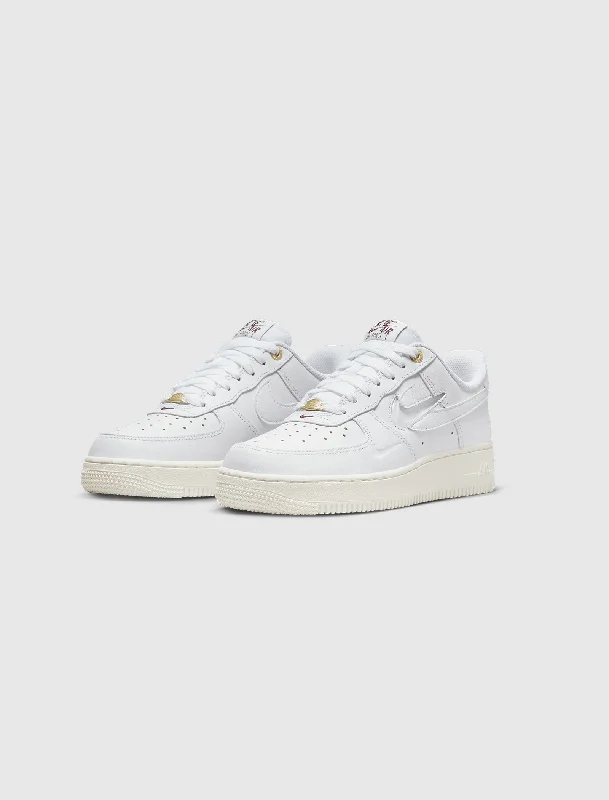 WOMEN'S AIR FORCE 1 '07 PRM LOW 