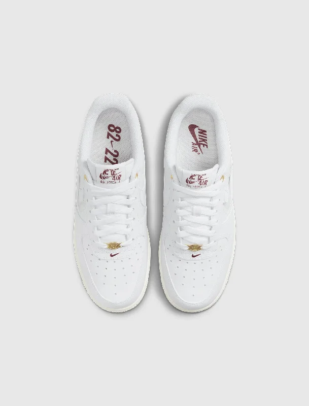 WOMEN'S AIR FORCE 1 '07 PRM LOW 