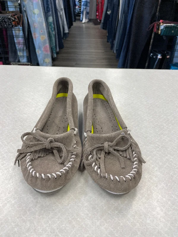 Shoes Flats By Minnetonka  Size: 7