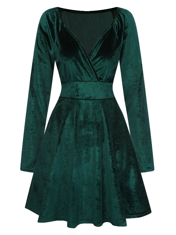 Long - Sleeve Women Dress in Velvet for a Luxurious Winter Look 1960s V-Neck Velvet Long Sleeve A-Line Dress