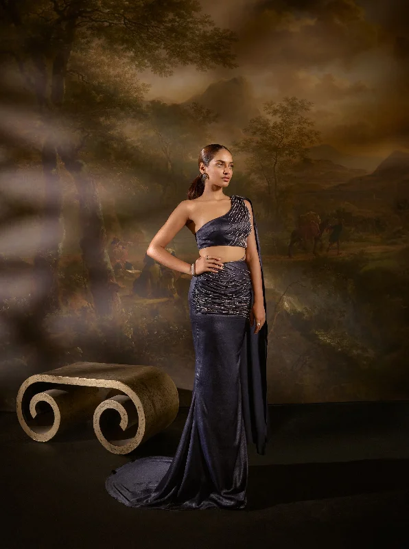 Lace - Embellished Women Dress for an Elegant and Sophisticated Appearance Nazm Sapphire Pearl Hand-Embroidered Saree Gown Set Lace - Embellished Women Dress for an Elegant and Sophisticated Appearance Nazm Sapphire Pearl Hand-Embroidered Saree Gown Set
