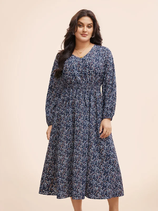 Backless Women Dress for a Sexy and Alluring Look at Evening Events Ditsy Floral V Neck Shirred Dress