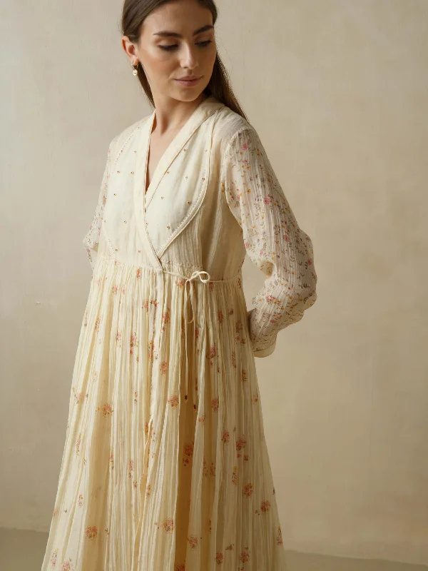 Mini Women Dress with a Short Hem for a Young and Trendy Style Goldcrest Wrap Maxi Dress Mini Women Dress with a Short Hem for a Young and Trendy Style Goldcrest Wrap Maxi Dress