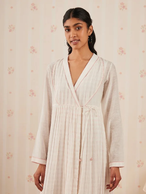 Halter Neck Women Dress to Show Off the Shoulders and Neckline Sweet Serenity Wrap Maxi Dress Halter Neck Women Dress to Show Off the Shoulders and Neckline Sweet Serenity Wrap Maxi Dress