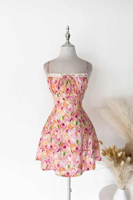 Maxi Women Dress with Floral Print for a Bohemian Vibe Vivien Floral Mini Dress