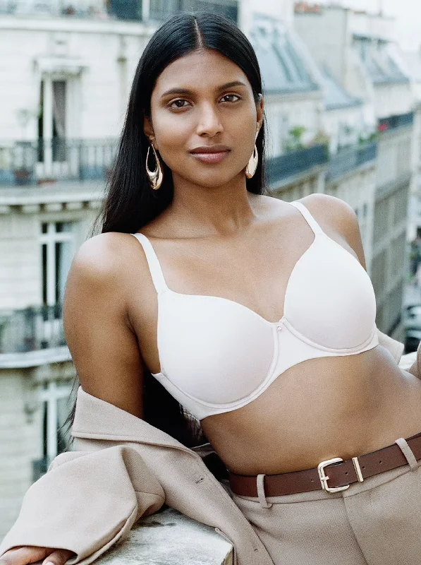 Women's bras with a seamless constructionWomen's bras with a seamless constructionChantelle - Comfort Chic Back Smoothing T Shirt Bra | Soft Pink Women's bras with a seamless constructionWomen's bras with a seamless constructionChantelle - Comfort Chic Back Smoothing T Shirt Bra | Soft Pink