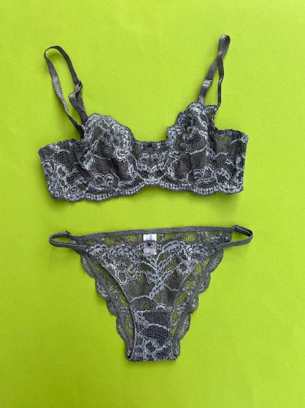 Women's floral - patterned brasWomen's floral - patterned brasClo: Fortuna Lace Demi Underwire Bra - 34D, 34DD Women's floral - patterned brasWomen's floral - patterned brasClo: Fortuna Lace Demi Underwire Bra - 34D, 34DD