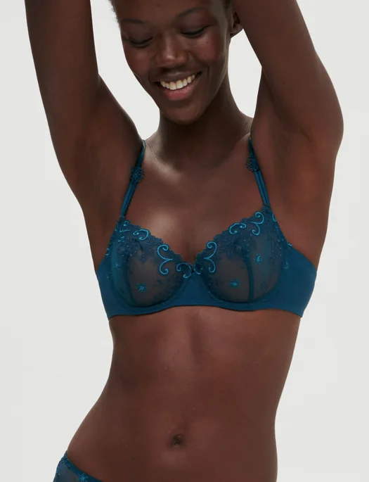 Women's pastel - colored bras for a soft lookWomen's pastel - colored bras for a soft lookSimone Perele Delice Demi Cup Bra