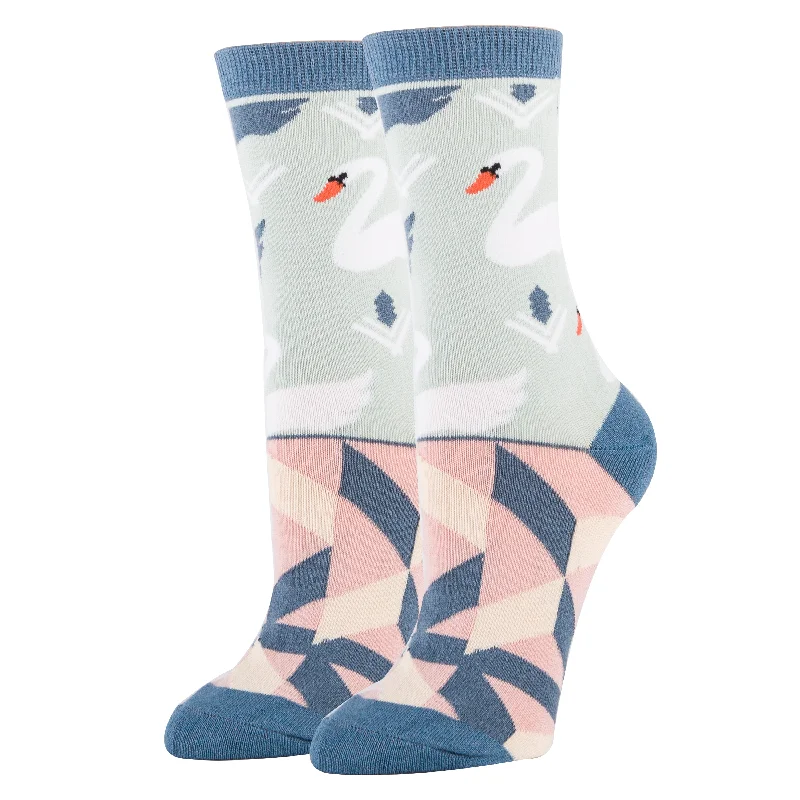 Women's anti - odor socks for long - day freshnessBlack Swan