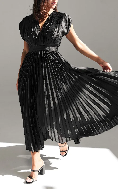 Women's pants for swimming (board shorts style) High - rise flare women jeans for a 70s - inspired look Naomi Maxi Dress - Black Women's pants for swimming (board shorts style) High - rise flare women jeans for a 70s - inspired look Naomi Maxi Dress - Black