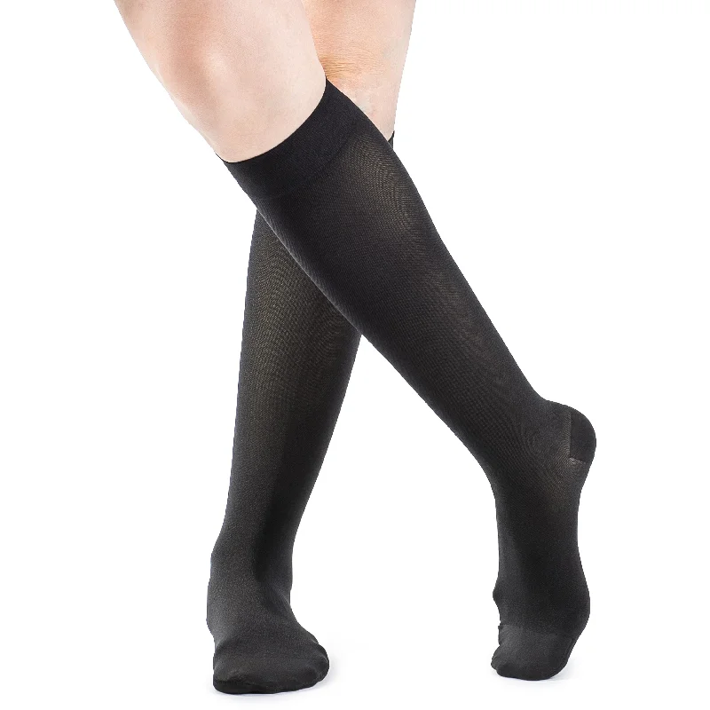 Women's satin - trimmed socks for a touch of eleganceSigvaris Soft Opaque Women's Knee High 20-30 mmHg w/ Silicone Top Band Women's satin - trimmed socks for a touch of eleganceSigvaris Soft Opaque Women's Knee High 20-30 mmHg w/ Silicone Top Band