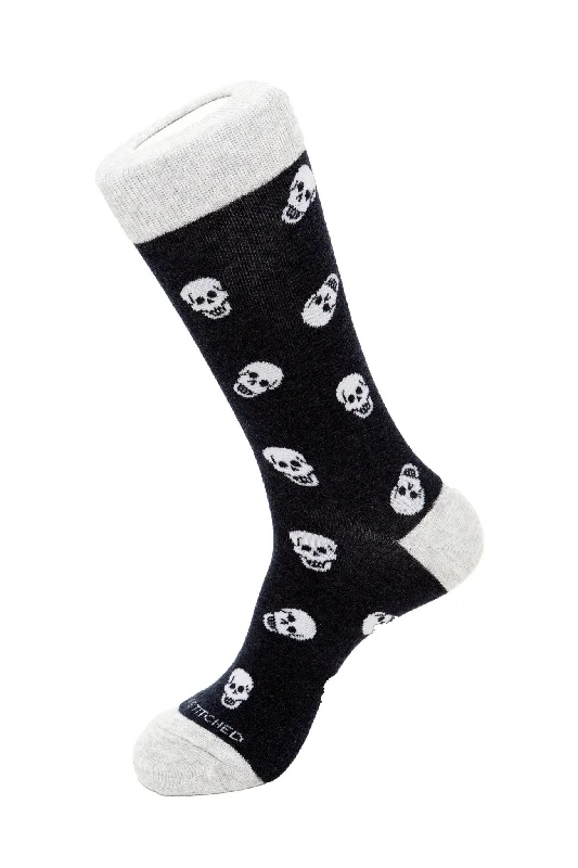 Women's over - the - calf socks with a stripe designSkulls Sock