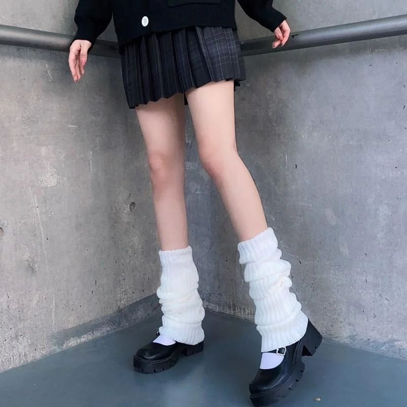 Women's knee - high socks with lace trimWomen's Gothic Knitted Loose Knee-socks